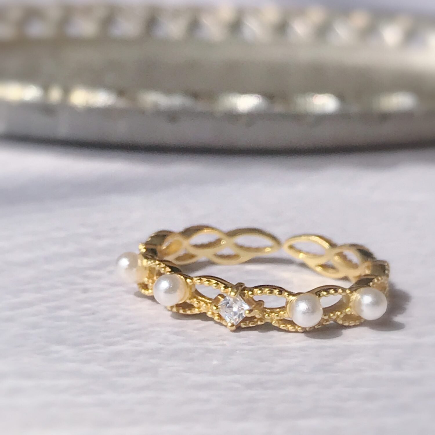 Pearl Ring Unique Minimalist Anniversary Ring 14k 18k gold bridal ring Personalized Diamond Simula Fresh water Pearl Wedding Ring For Women