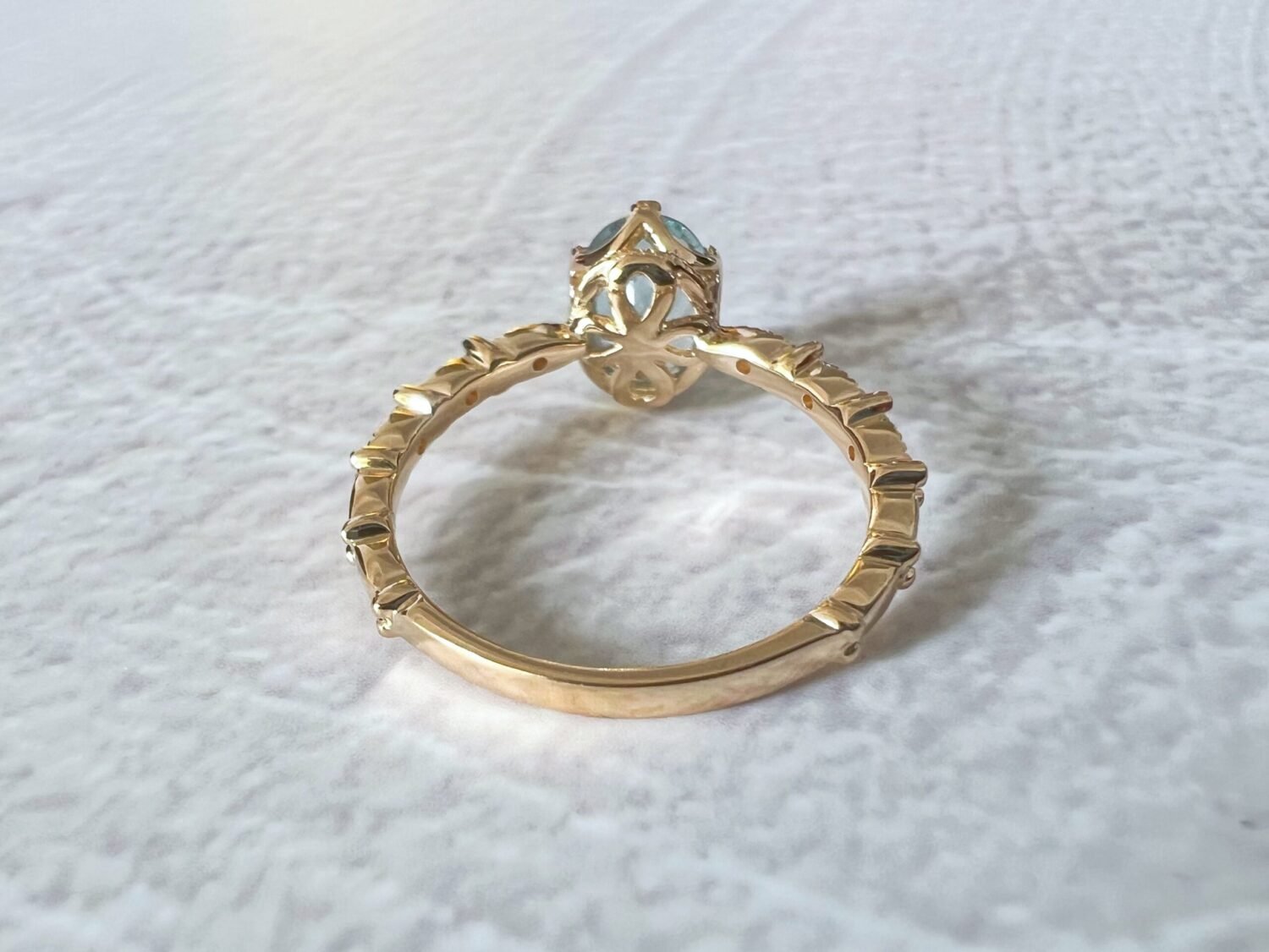 18K Gold Aquamarine Diamond Ring
