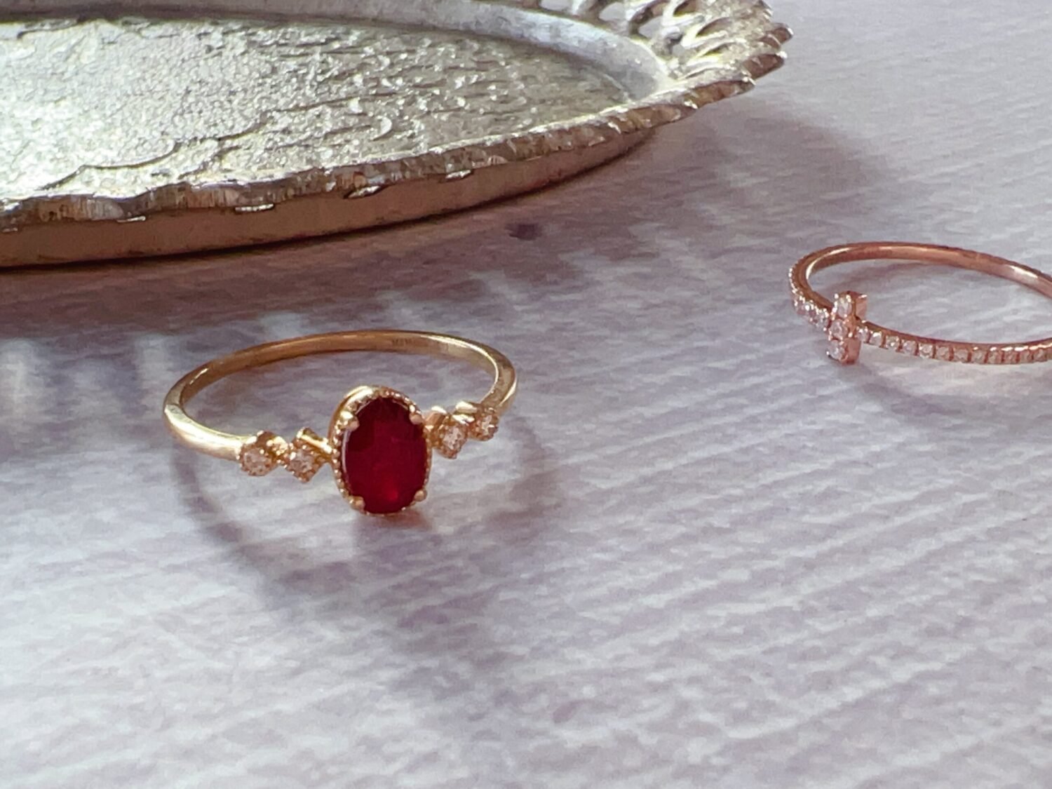 14K Solid Gold Ruby Ring，Dainty Ruby Ring，Oval Ruby Promise Ring，100% Natural Ruby Ring