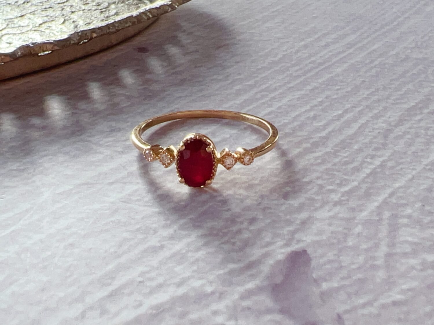 14K Solid Gold Ruby Ring，Dainty Ruby Ring，Oval Ruby Promise Ring，100% Natural Ruby Ring