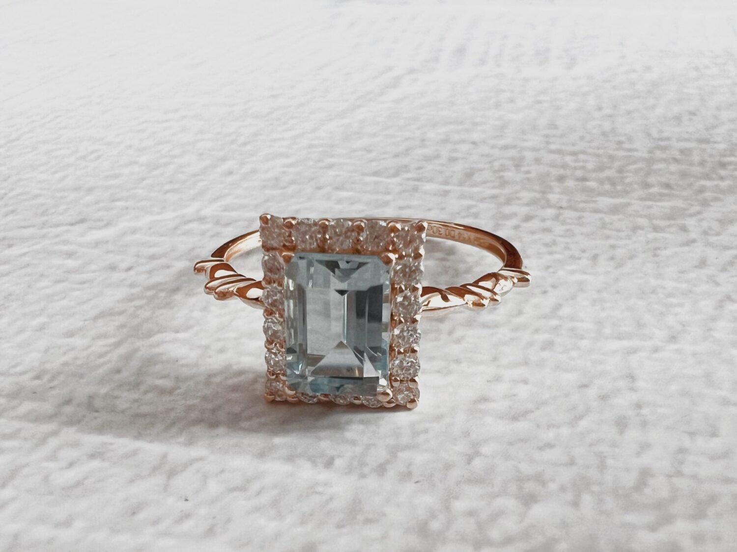 14K Emerald cut Aquamarine ring Tapered, Aquamarine solitaire ring, natural aquamarine ring, genuine aquamarine emerald cut vintage ring,