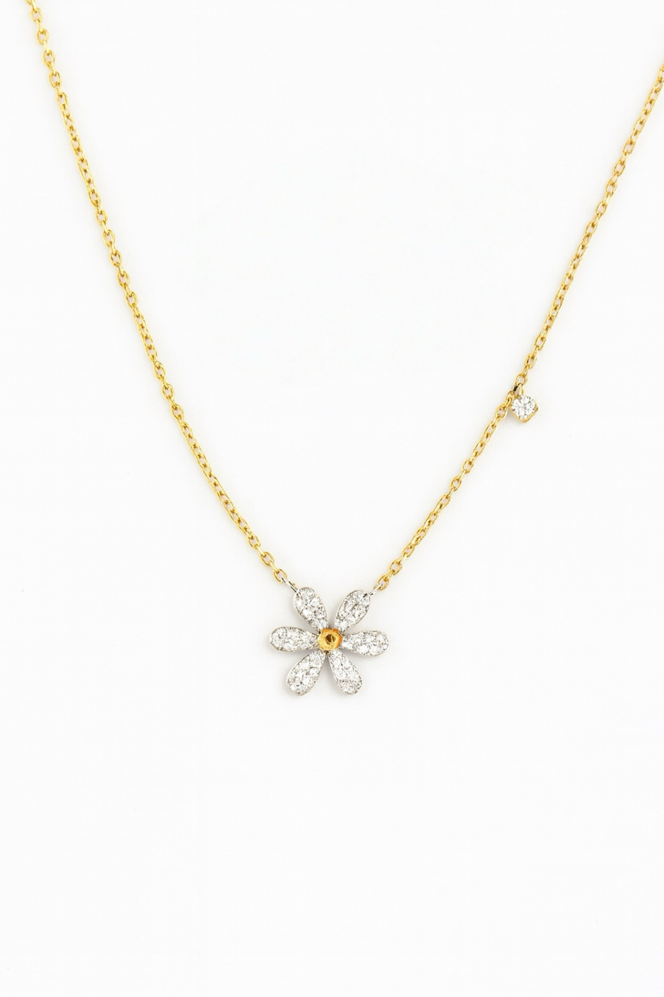 18K Gold Diamond Daisy Necklace