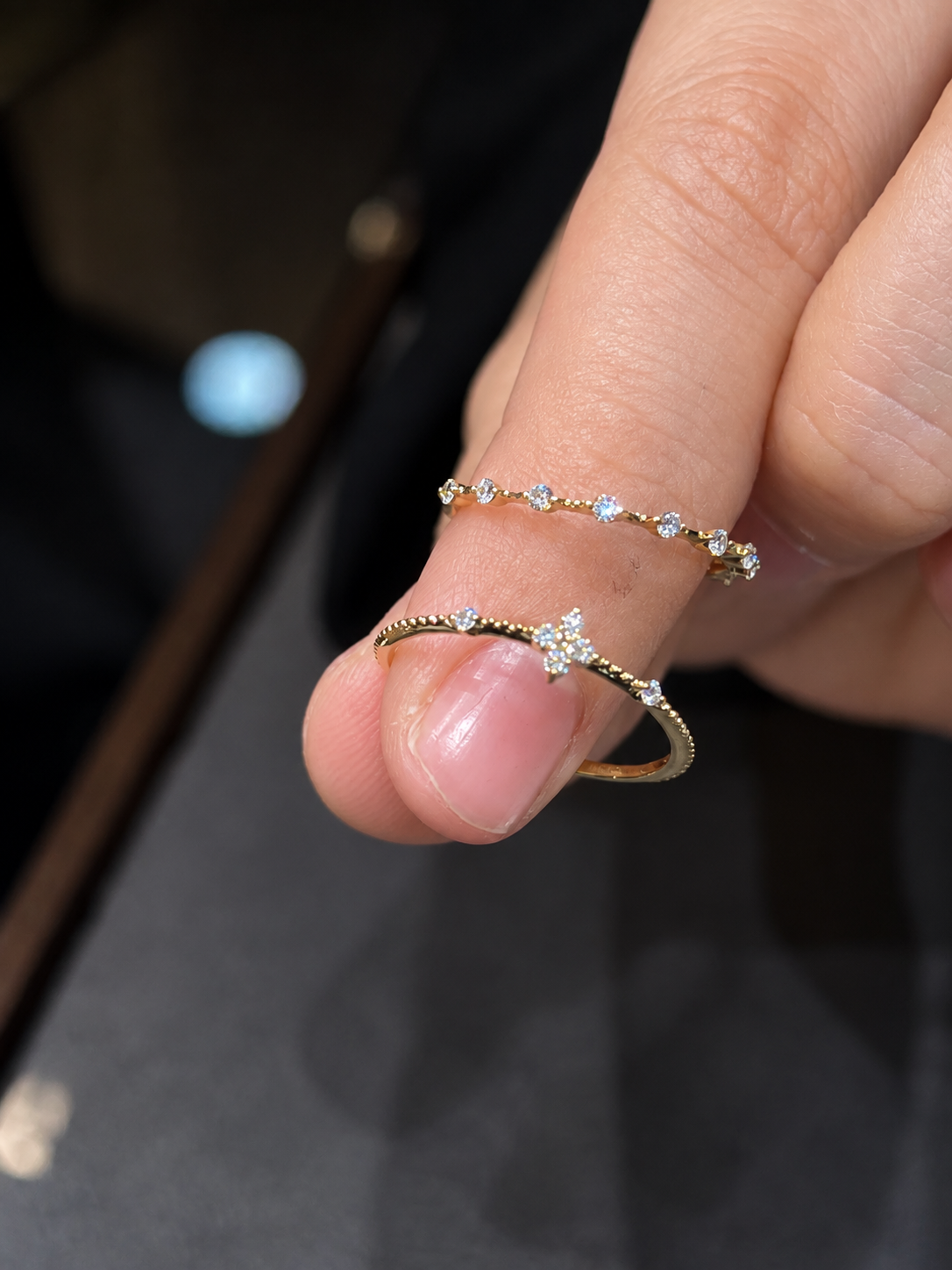 bbad79f0-0187-454e-9f36-1b0cfea588c9-2 18K Gold Diamond Clover Ultra-Thin Ring